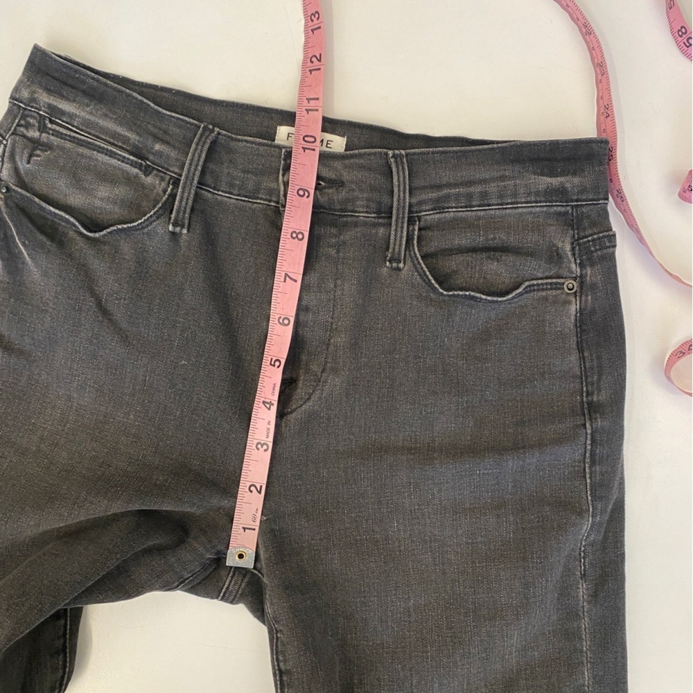 Frame Denim || Le High Straight Jeans in Tierra Washed Black 25 - Picture 7 of 8